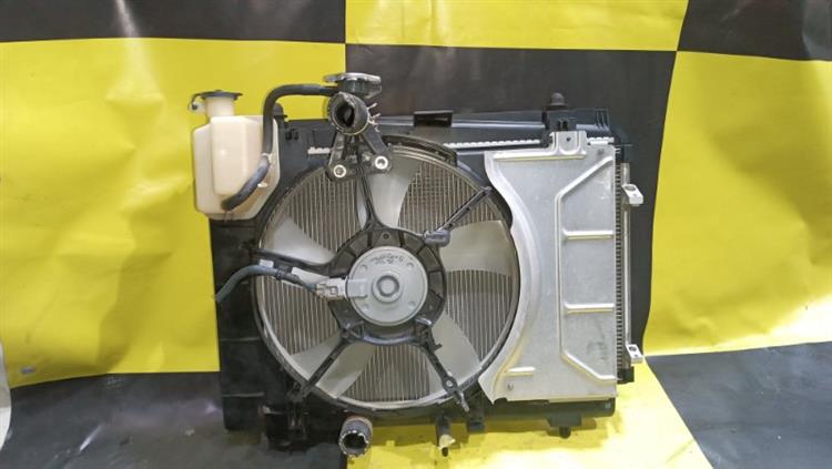 Радиатор основной Тойота Витц в Ангарске 105088