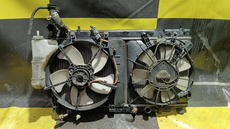 Радиатор основной Хонда Фит в Ангарске 105259