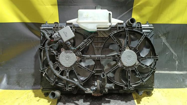 Радиатор основной Ниссан Скайлайн в Ангарске 105354