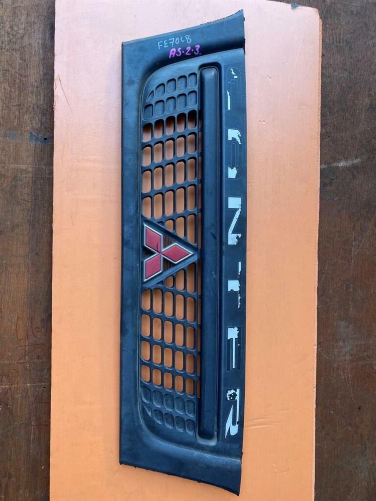 Решетка радиатора Мицубиси Кантер в Ангарске 204165