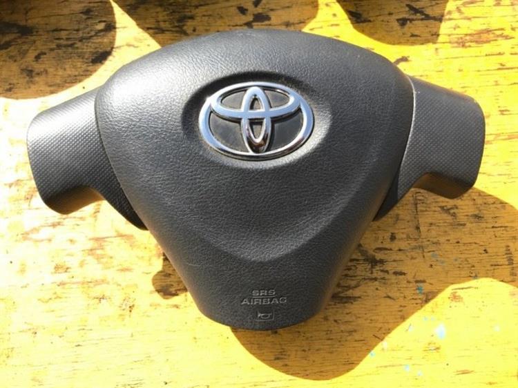 Airbag водительский Toyota Isis