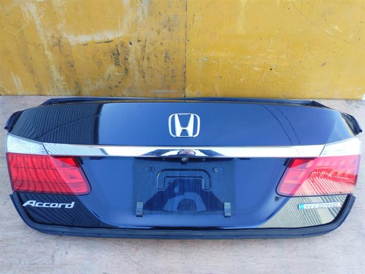 Крышка багажника Хонда Аккорд в Ангарске 50872
