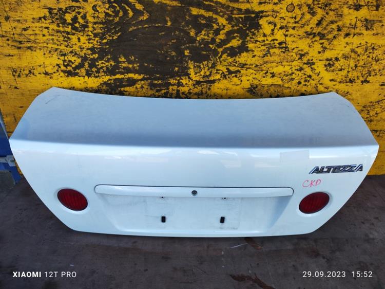 Крышка багажника Тойота Алтеза в Ангарске 651581
