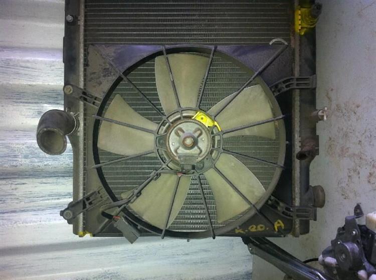 Диффузор радиатора Хонда Стрим в Ангарске 7847