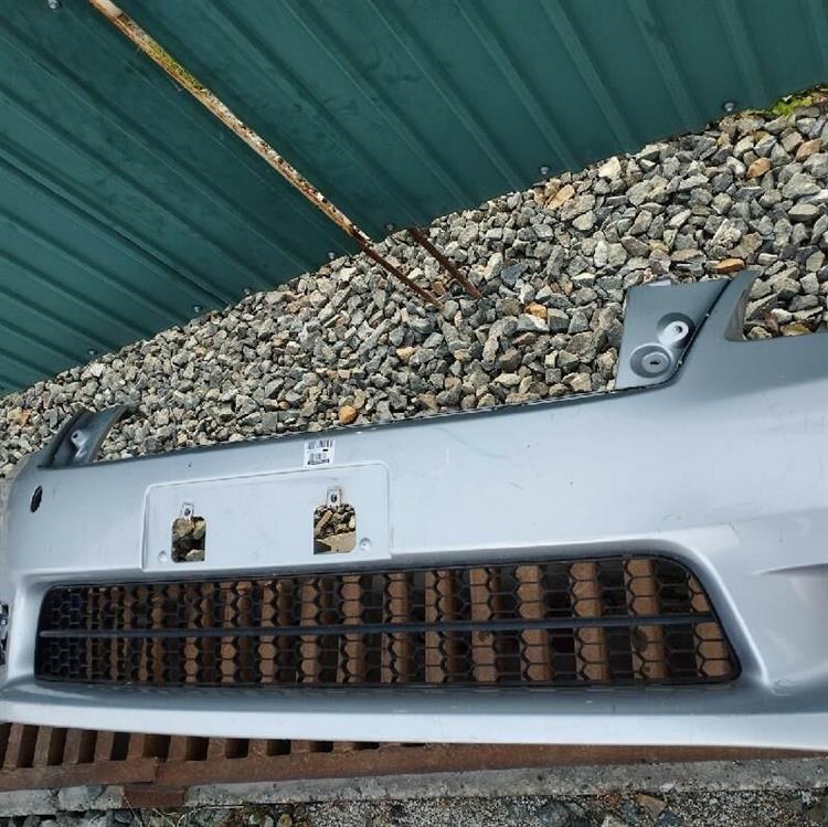 Решетка бампера Тойота Марк Х Зио в Ангарске 87547